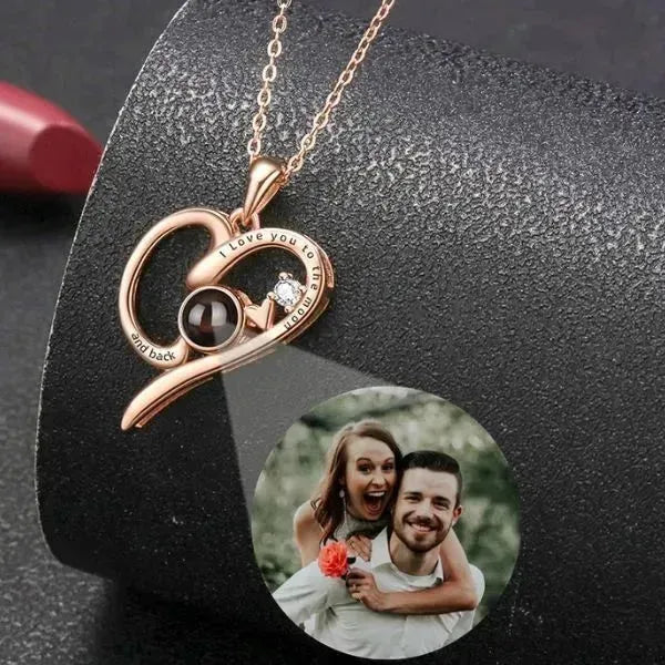KETTE MIT BILD IM STEIN : EIN EINZIGARTIGES PERSONALISIERTES STÜCK FÜR BESONDERE MOMENTE - Königlicher Siegelring