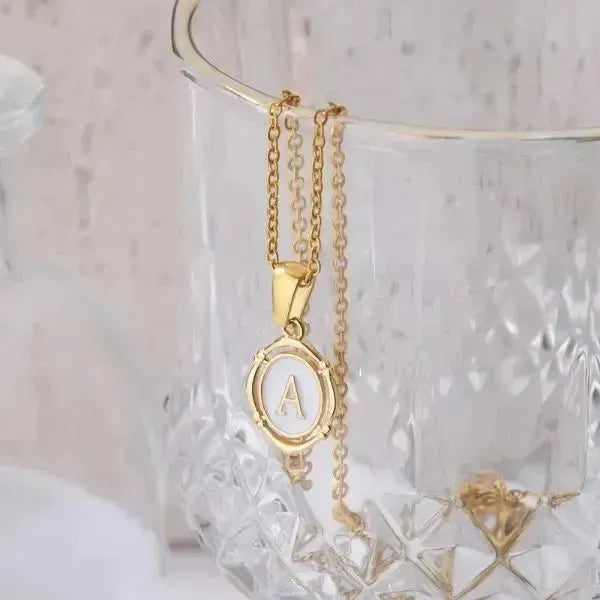 KETTE MIT BUCHSTABEN GOLD : ZEIGE DEINE PERSÖNLICHKEIT - Königlicher Siegelring
