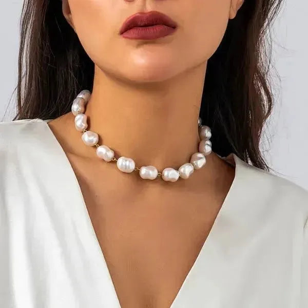 PERLENKETTE DAMEN SCHMUCK FÜR PURE ELEGANZ - Königlicher Siegelring