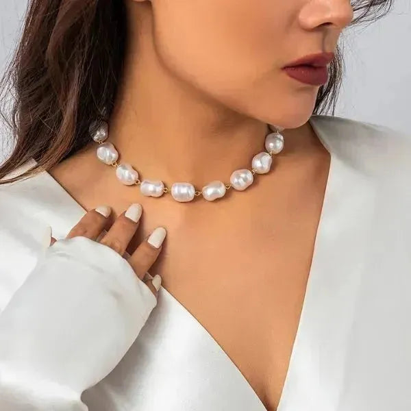 PERLENKETTE DAMEN SCHMUCK FÜR PURE ELEGANZ - Königlicher Siegelring