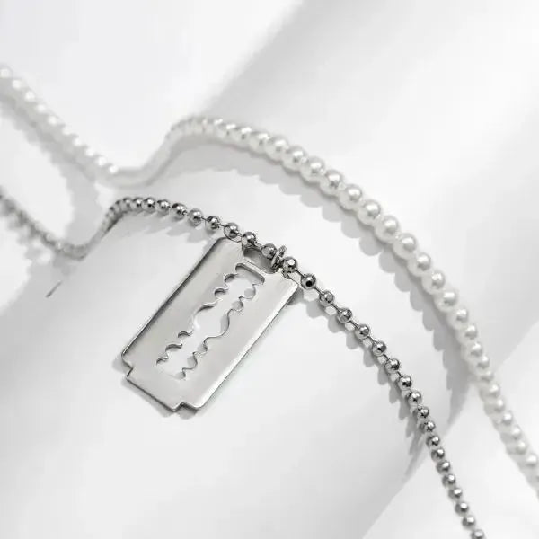 PERLENKETTE HERREN WEISS TREND - RASIERKLINGE - Königlicher Siegelring