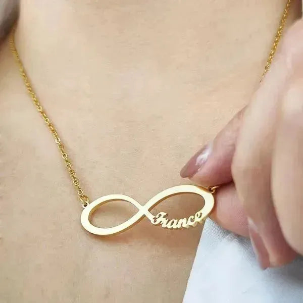 PERSONALISIERTE KETTE MIT NAMEN GOLD SILBER - Königlicher Siegelring
