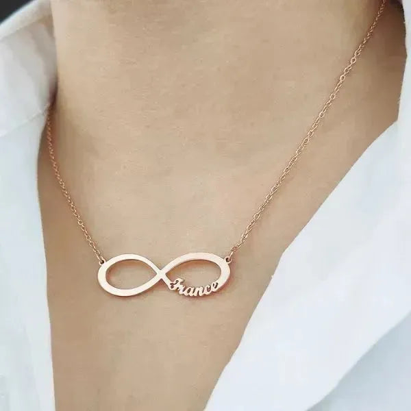 PERSONALISIERTE KETTE MIT NAMEN GOLD SILBER - Königlicher Siegelring