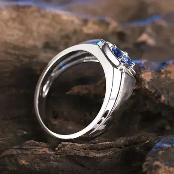 SAPHIR BLENDEND : EIN SIEGELRING DE LUXE FÜR HERREN 18K GOLD - Königlicher Siegelring