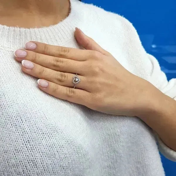Verlobungsring aus 14 Karat Weiß Gold - Ein Symbol der ewigen Liebe - Königlicher Siegelring