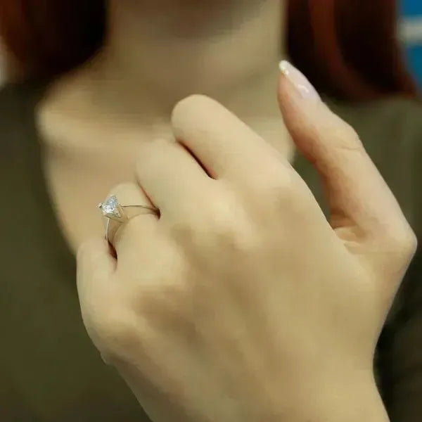 Zeitloser Glanz : Verlobungsringe aus Diamant 0,50 Karat - HRD-zertifiziert - Königlicher Siegelring