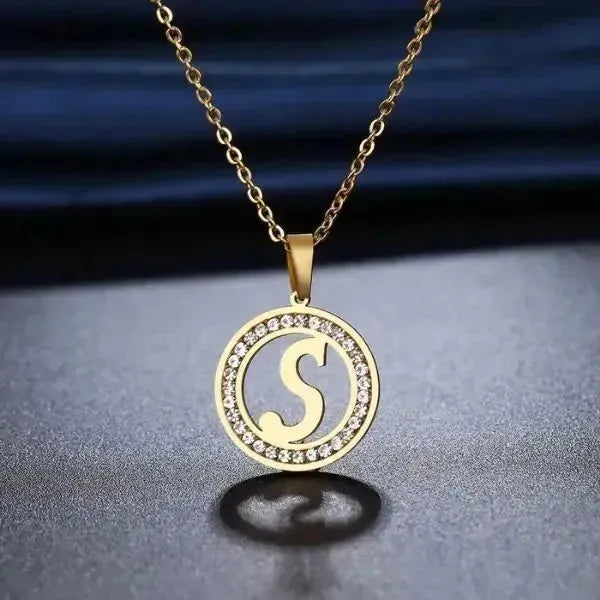 KETTE MIT BUCHSTABEN AUS DIAMANT BESTEHEND AUS INITIALIEN - Königlicher Siegelring