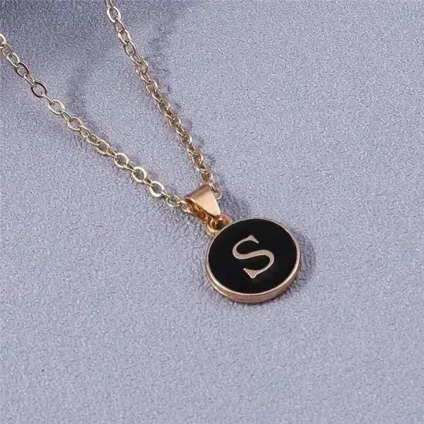 KETTE MIT BUCHSTABEN AUS GOLD BESTEHEND AUS INITIALIEN - Königlicher Siegelring