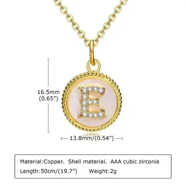 KETTE MIT BUCHSTABEN AUS GOLD-PLÄTTCHEN BESTEHEND AUS INITIALIEN - Königlicher Siegelring
