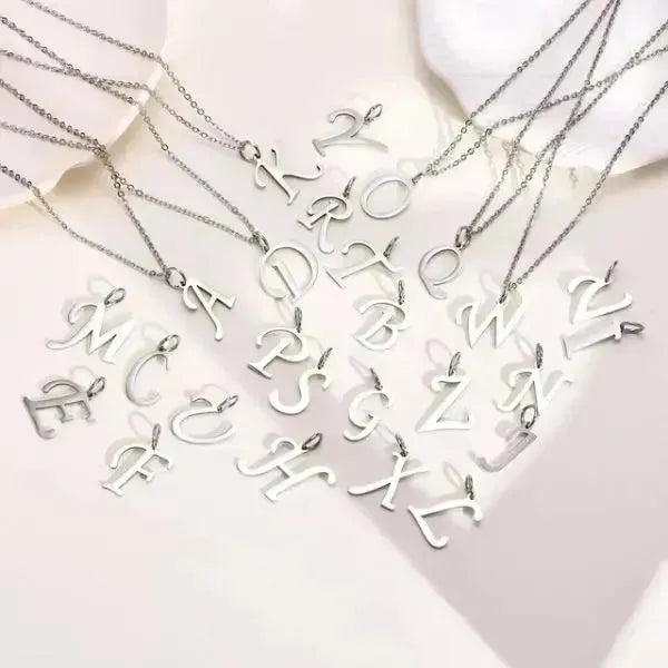 KETTE MIT BUCHSTABEN GOLD - Königlicher Siegelring
