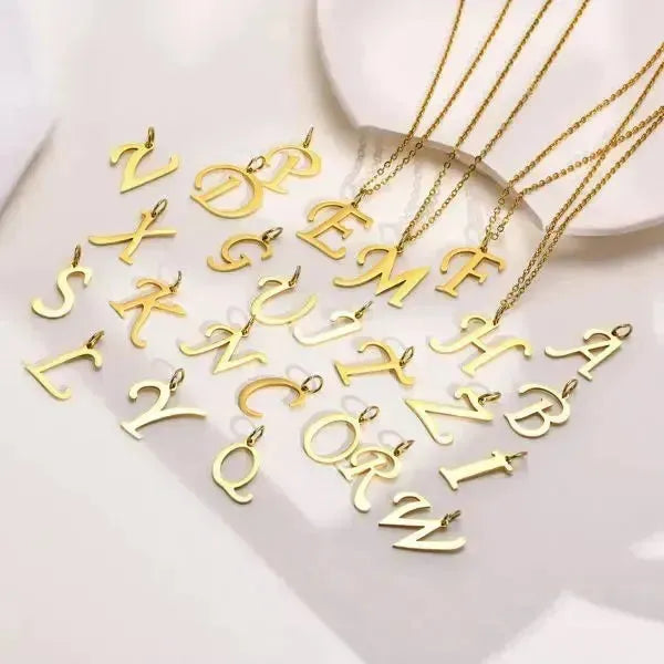 KETTE MIT BUCHSTABEN GOLD - Königlicher Siegelring