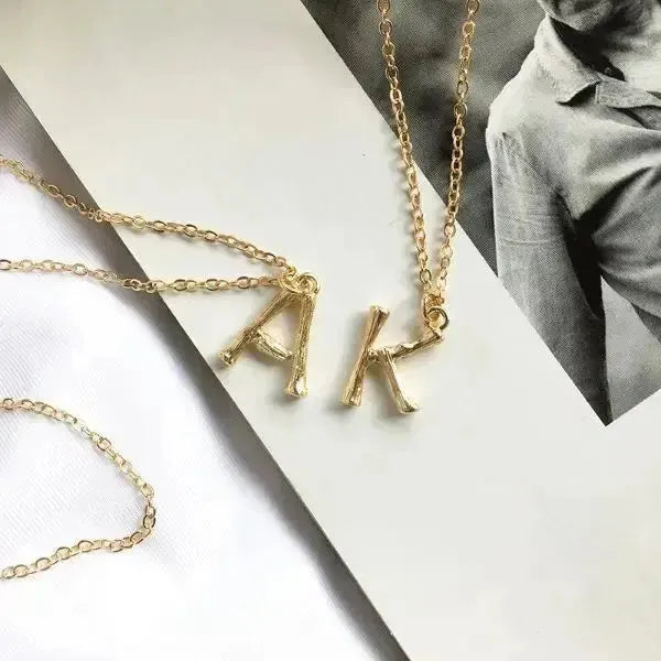 KETTE MIT BUCHSTABEN GOLD - DAMEN TREND - Königlicher Siegelring