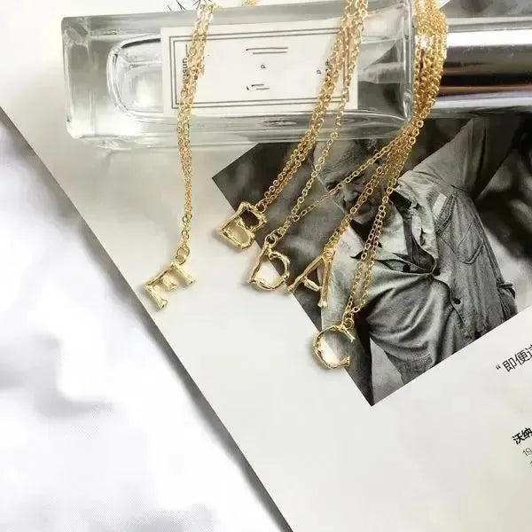 KETTE MIT BUCHSTABEN GOLD - DAMEN TREND - Königlicher Siegelring