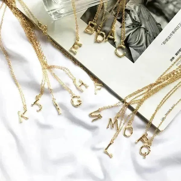 KETTE MIT BUCHSTABEN GOLD - DAMEN TREND - Königlicher Siegelring