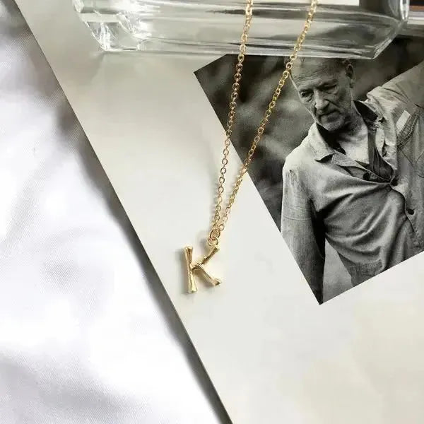 KETTE MIT BUCHSTABEN GOLD - DAMEN TREND - Königlicher Siegelring