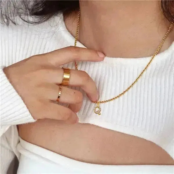 KETTE MIT BUCHSTABEN GOLD - DIAMANT - Königlicher Siegelring