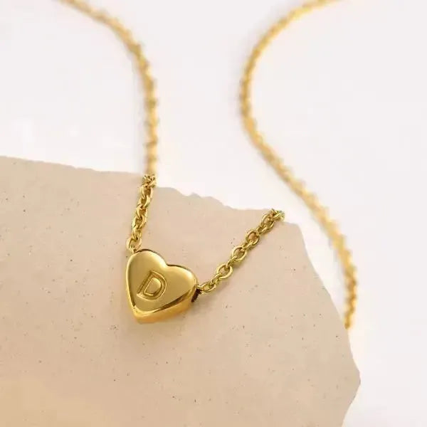 KETTE MIT BUCHSTABEN UND HERZ - Königlicher Siegelring