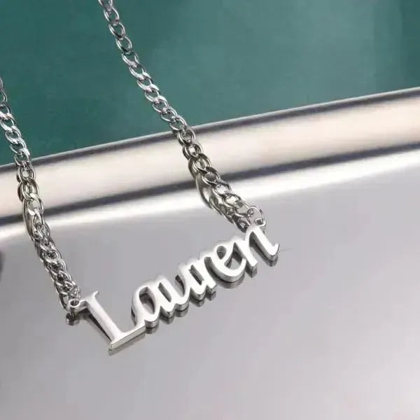 KETTE MIT NAMEN GOLD SILBER UND ROSÉGOLD - Königlicher Siegelring