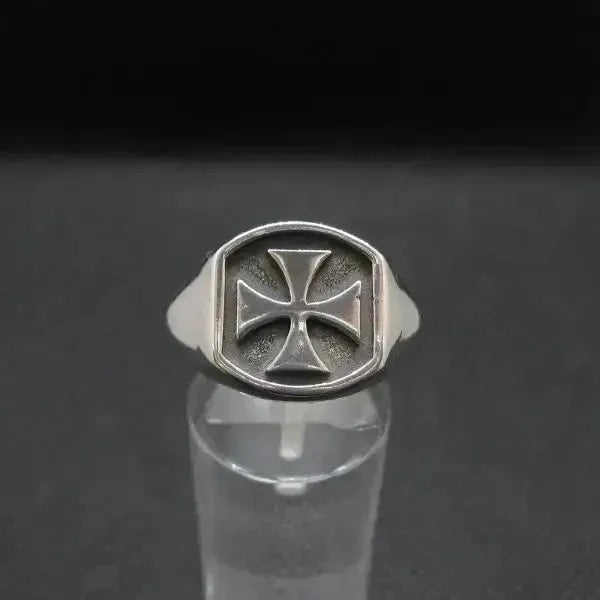 SIEGELRING SILBER MALTESERKREUZ IM KLASSISCHEN UND ZEITLOSEN STIL - Königlicher Siegelring