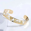 ARMBAND MIT NAMEN AUS GOLDFARBENEM EDELSTAHL UND GRAVUR - Königlicher Siegelring
