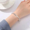 ARMBAND MIT NAMEN PERSONALISIERTE : UNVERWECHSELBARE ELEGANZ FÜR SIE! - Königlicher Siegelring
