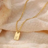 KETTE MIT BUCHSTABEN GOLD : INITIALEN-PLAKETTE HALSKETTE - Königlicher Siegelring