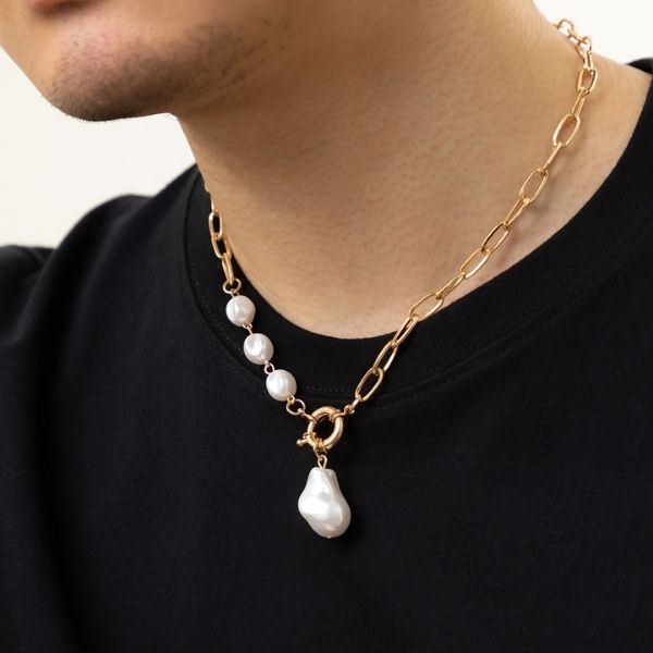 perlenkette-herren-trend-weiss-barock-anhanger-herren-schmuck-goldkette-halskette