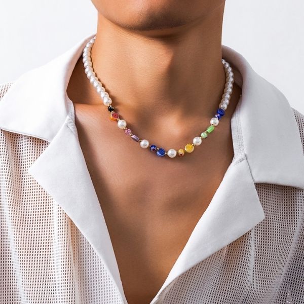    perlenkette-herren-weiss-imitationsperlen-und-acrylperlen-bunte-perlen-halsketten