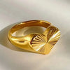 SIEGELRING DAMEN EDELSTAHL GRAVIERTE SCHIENE HERZ - SIGNET RING - Königlicher Siegelring