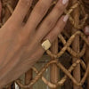 SIEGELRING DAMEN GOLD INITIALE - 14K GOLD PINKY GRAVIERT PERSONALISIERTER GOLD RING PERSONALISIEREN - Königlicher Siegelring
