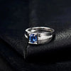 SIEGELRING GOLD WEISS MIT BLAUEM SAPHIR | ELEGANZ UND RAFFINESSE - Königlicher Siegelring