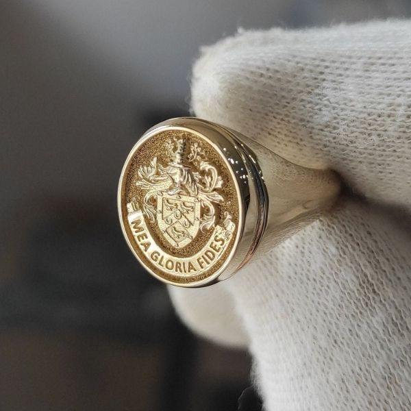 siegelring-personalisieren-14k-massivem-gold-familienwappen-crest-herrenring-benutzerdefinierte-eingraviert-ring-personalisierte-gold-herren-ring