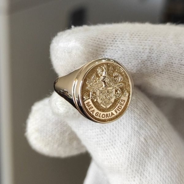 siegelring-personalisieren-14k-massivem-gold-familienwappen-crest-herrenring-benutzerdefinierte-eingraviert-ring-personalisierte-gold-herren-ring