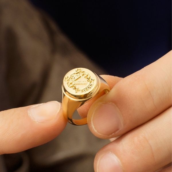 siegelring-personalisieren-14k-massivem-gold-familienwappen-crest-herrenring-benutzerdefinierte-eingraviert-ring-personalisierte-gold-herren-ring