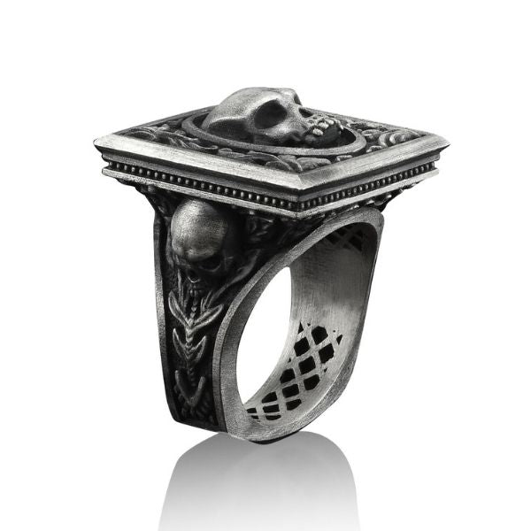 siegelring-silber-massiv-gothic-style-totenkopf-herren