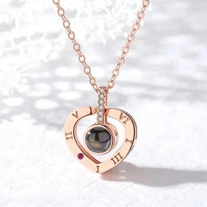 Huitan Hot Sale Round/Heart Pendant Necklace for Women with Unique Projection Function 100 Language &quot;I LOVE YOU&quot; Love Necklaces - Königlicher Siegelring