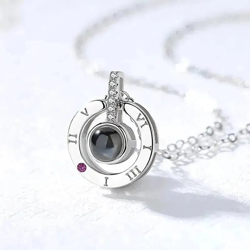 Huitan Hot Sale Round/Heart Pendant Necklace for Women with Unique Projection Function 100 Language &quot;I LOVE YOU&quot; Love Necklaces - Königlicher Siegelring