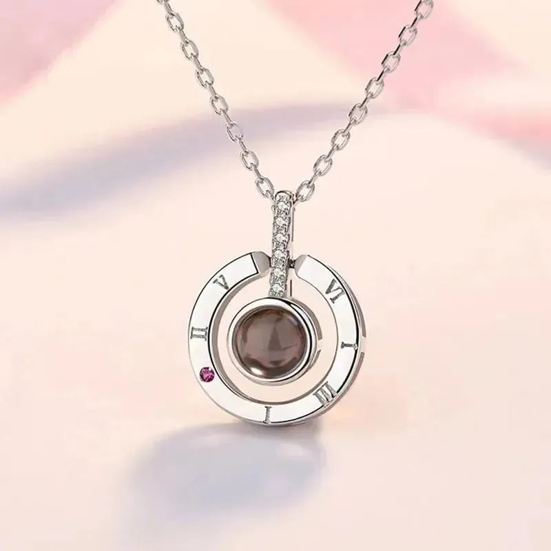 Huitan Hot Sale Round/Heart Pendant Necklace for Women with Unique Projection Function 100 Language &quot;I LOVE YOU&quot; Love Necklaces - Königlicher Siegelring