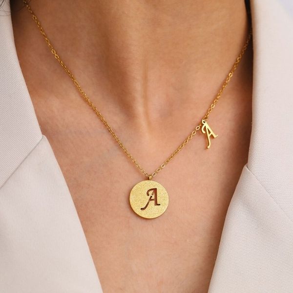 kette-mit-buchstaben-gold-damen-initialien-plattchen-anfangsbuchstaben