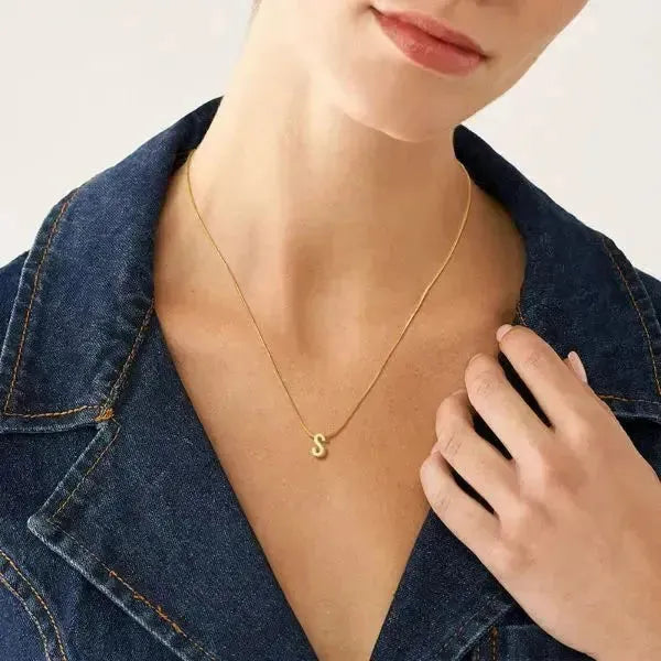 KETTE MIT BUCHSTABEN GOLD FARBE - Königlicher Siegelring