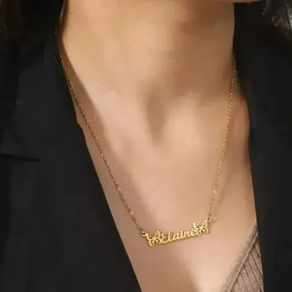 KETTE MIT NAMEN MIT SCHMETTERLING MOTIV - Königlicher Siegelring