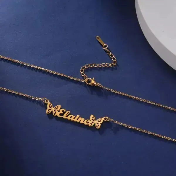KETTE MIT NAMEN MIT SCHMETTERLING MOTIV - Königlicher Siegelring