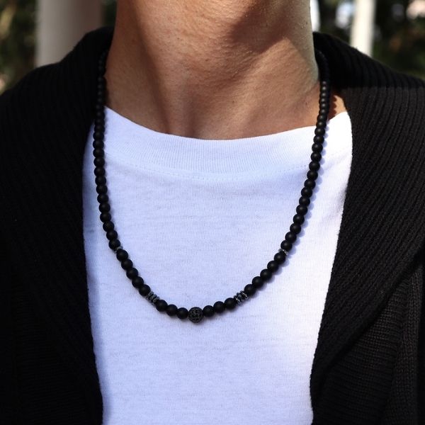    perlenkette-herren-weiss-schwarze-trend-kette-mit-perle-herren-perlenanhanger