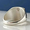 PERSONALISIERTER SIEGELRING IN QUADRATISCHER FORM AUS STERLING SILBER - Königlicher Siegelring