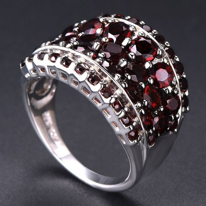  siegelring-damen-silber-innen-blendender-ring-feine-steine-garnet-stein