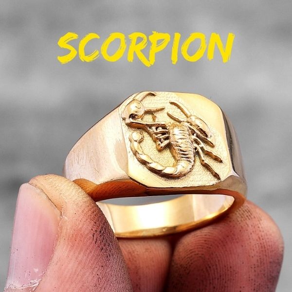    siegelring-herren-zeichen-des-zodiak-skorpion-aus-stahl-gold-und-silber